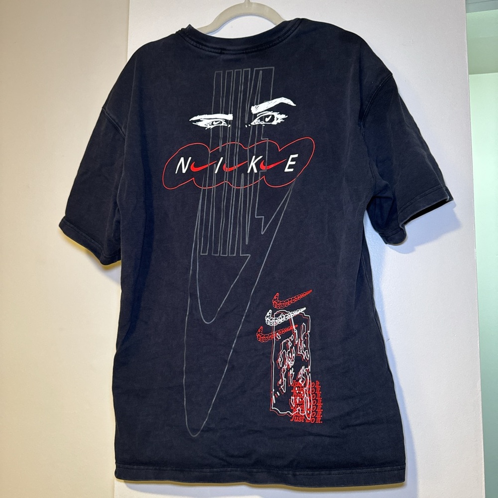 Nike black Sportswear T-Shirt with unique logo - size small
